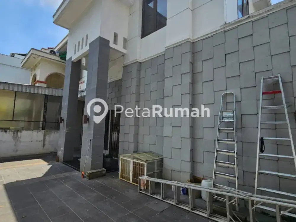 DIJUAL VILLA POSISI HOOK KOMPLEK CEMARA ASRI JALAN NUSA INDAH - MEDAN ESTATE (indra & vincent)