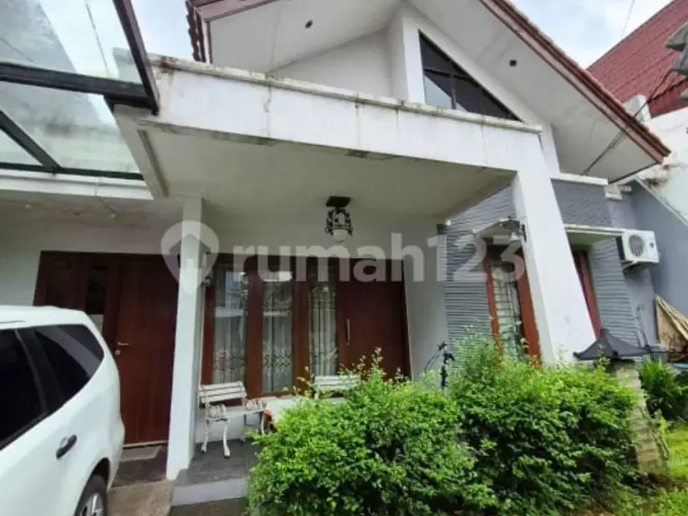 Dijual Rumah Strategis di Lebak Bulus - Nyaman Siap Huni