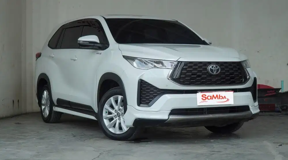 MOBIL GRADE A !! LIKE NEW KM 32rb !! NEW ZENIX V HYBRID MODELLISTA