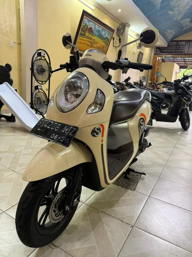New Scoopy Sporty ISS Cantik Mentah Habis*Odomtr 14.000 KM*plaza motor
