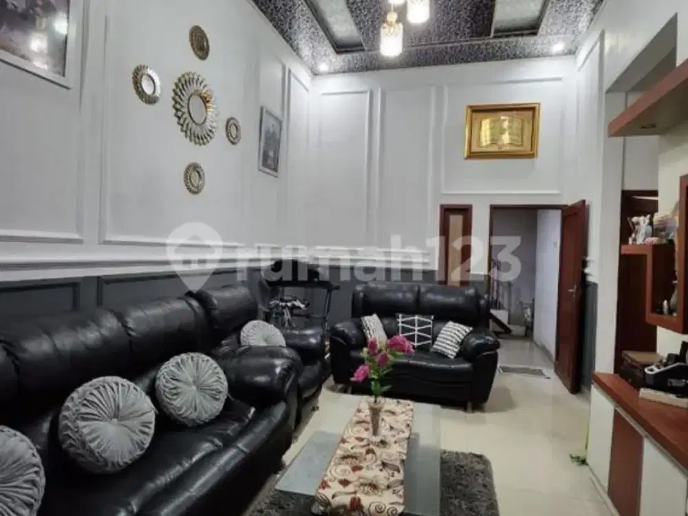 Dijual Rumah Cantik+Interior di Cluster Eksklusif Emerald Sayap Kopo