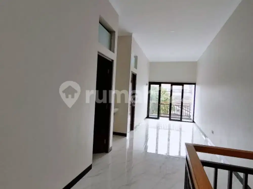 Dijual Rumah Baru Strategis 2 Lantai Semi Furnished Di Taman Kopo Indah