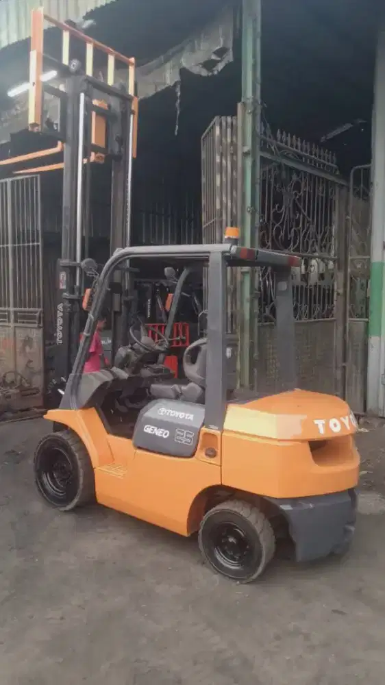 Forklift Toyota 2,5 Ton,Matic,Tiang 3 Meter,1DZ-II,7FD25,Tahun 2006