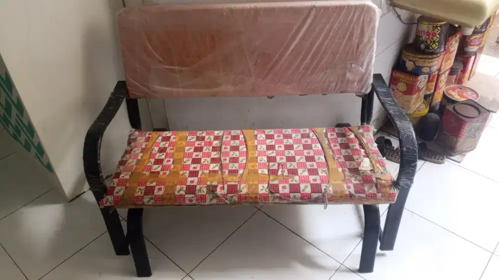 Kursi Goyang Informa