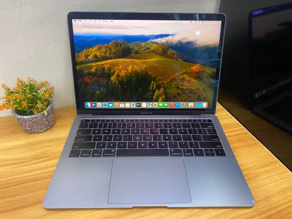 MacBook Air 2018 13” Retina
Core i5 8GB/256GB
CC 954 Normal
Os Sonoma