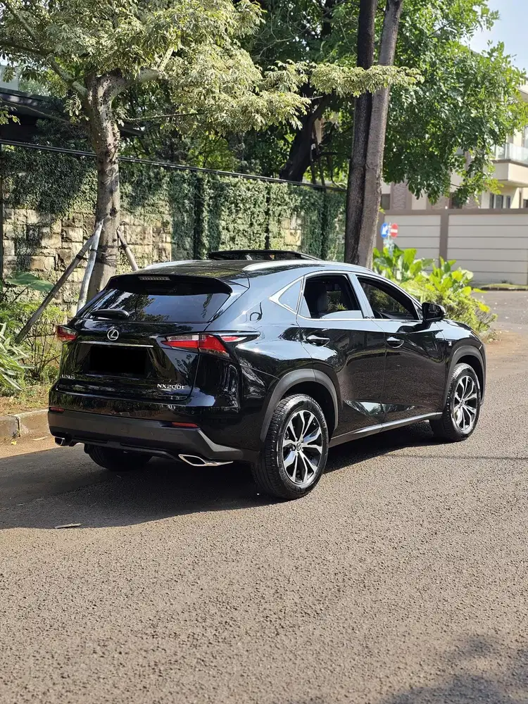 Lexus 
NX200T F-Sport 2018