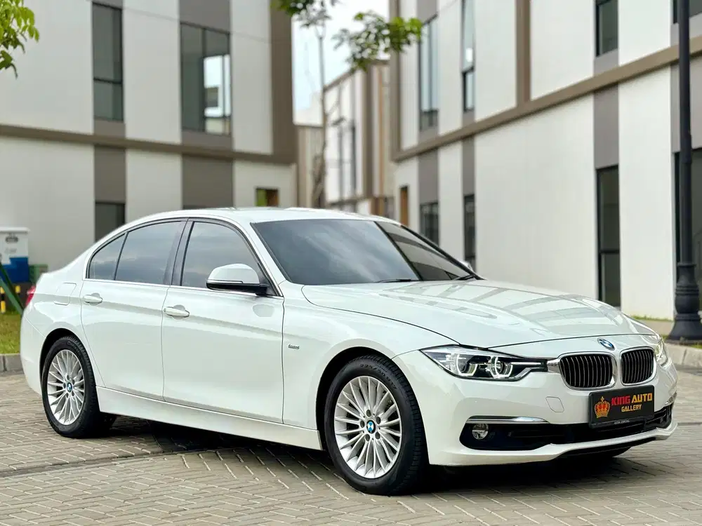 BMW 320i Luxury 2.0at 2018 Mulus Siap Pakai