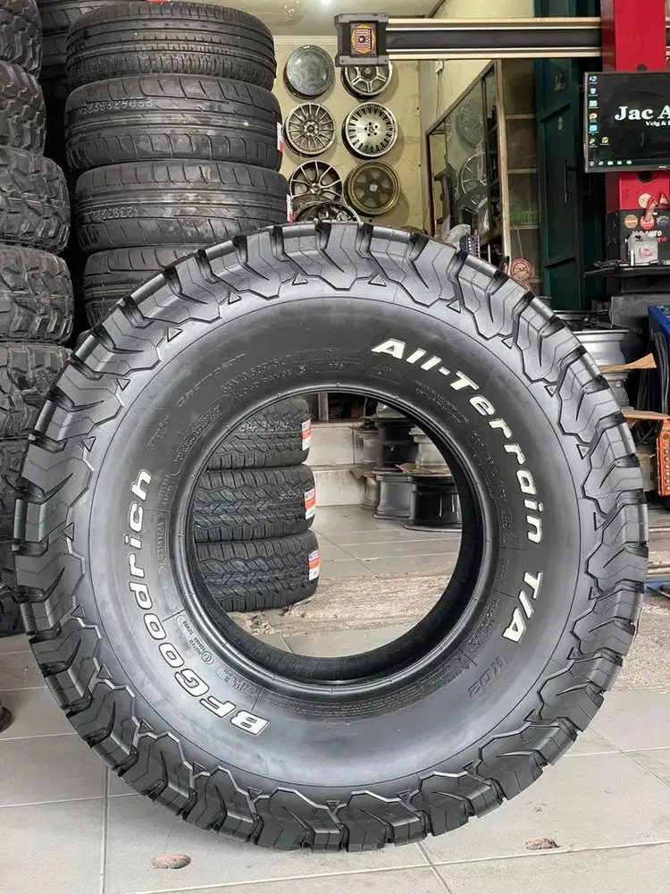 BFGoodrich All Terrain T/A KO2 33x10.50R15 5PCS - LIKE NEW
