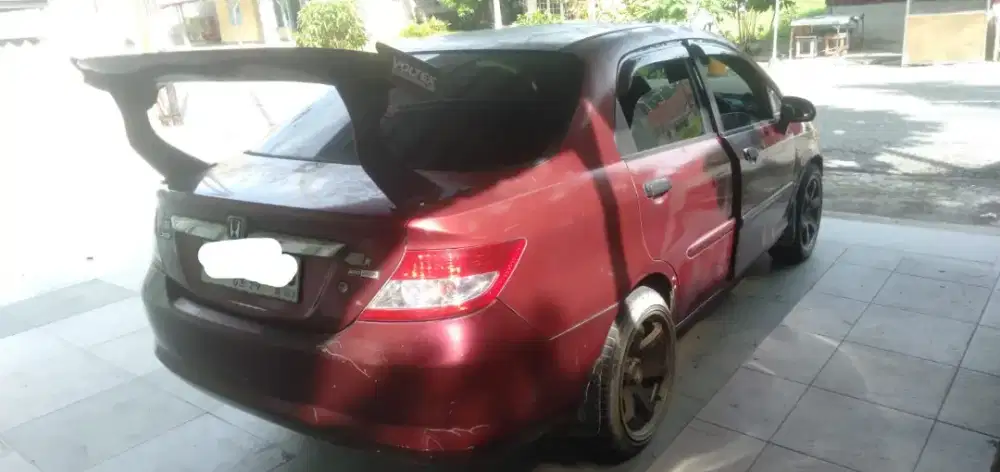 Di jual cepat dan murah mobil sedan Honda city model sporty ss lkp