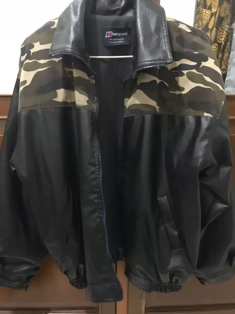 Di jual jacket kulit BERGHAUS ARMY ORIGINAL