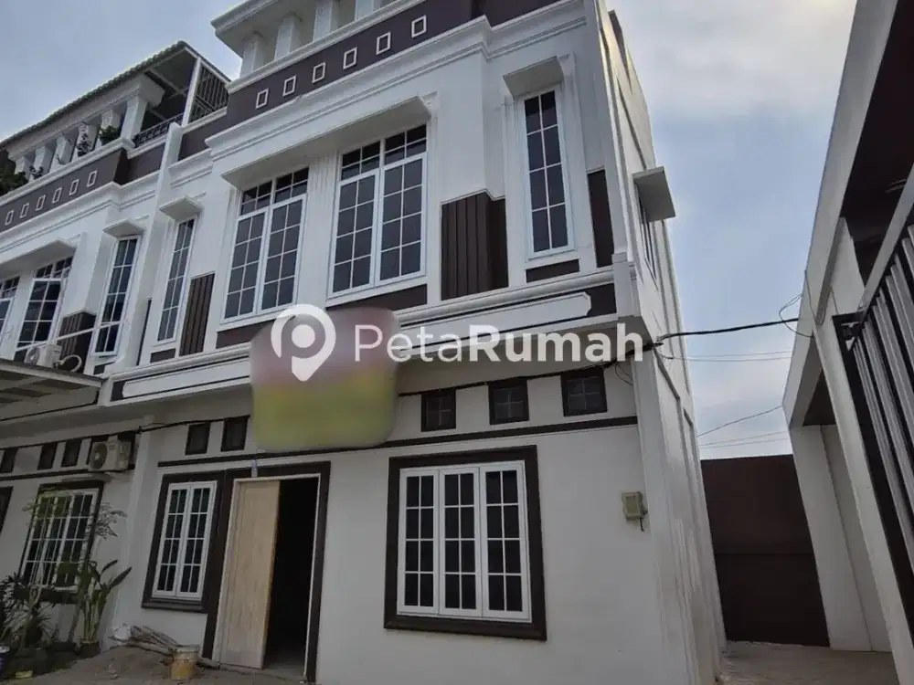 DIJUAL RUMAH HOOK LEBAR 8 KOMPLEK UNION MENTARI SADANANDA - DAERAH LETSU (LIEPHING)