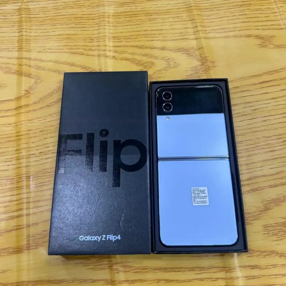 Samsung Galaxy Z Flip 4 256Gb Sein Normal Fullset