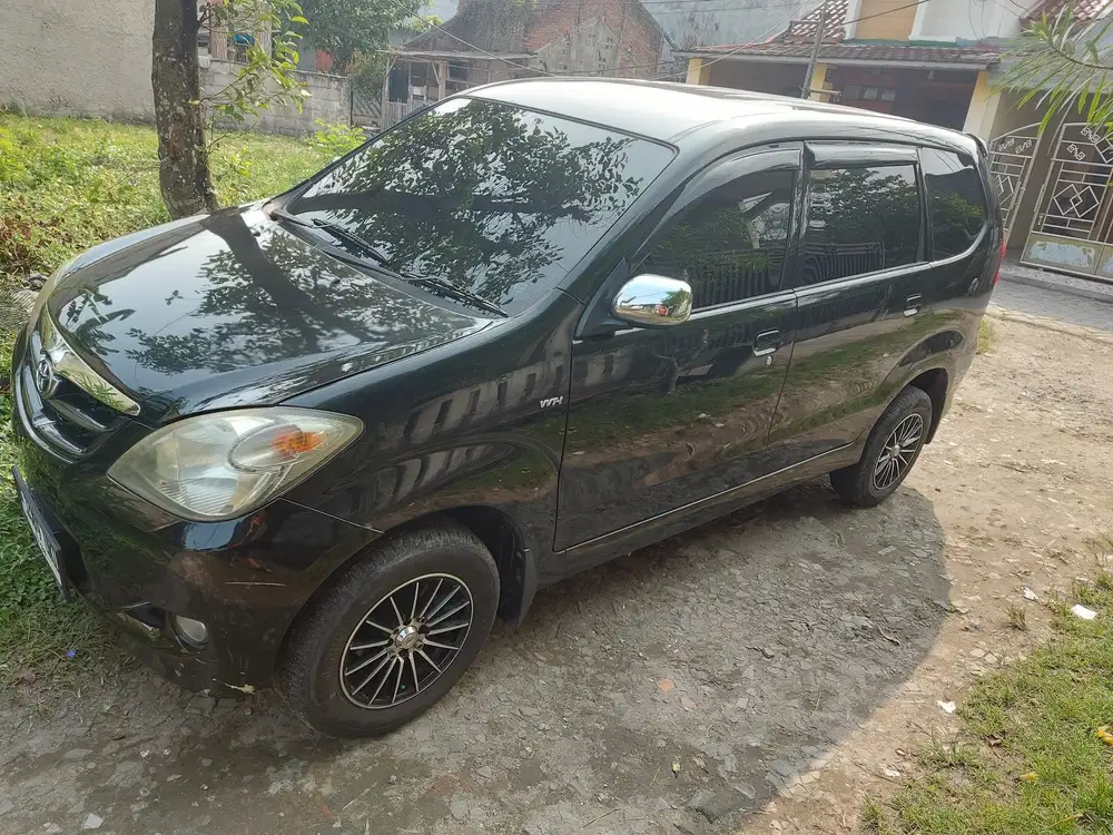 Toyota Avanza 2010 Bensin (OVER KREDIT RESMI)