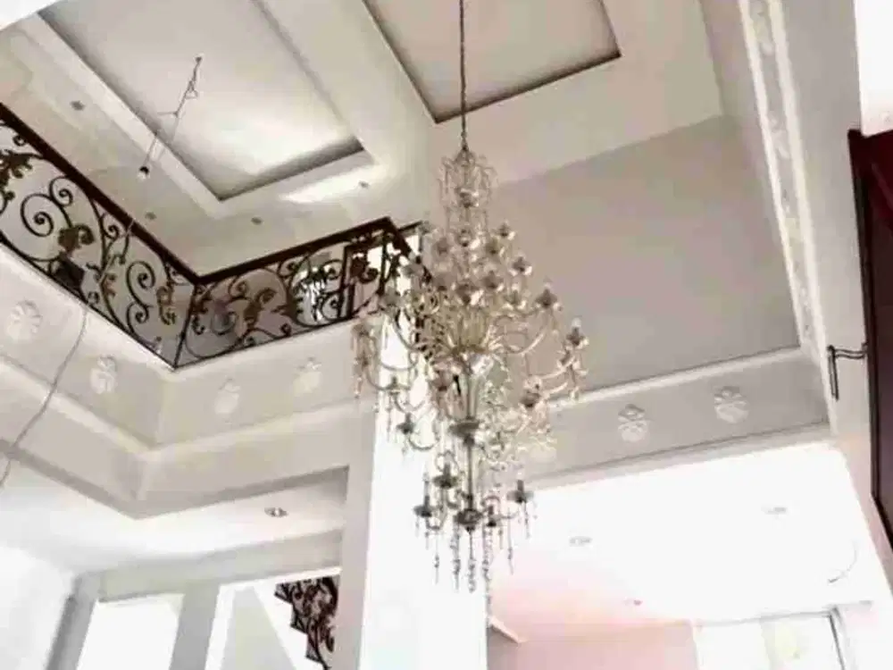 Dijual Rumah Hoek