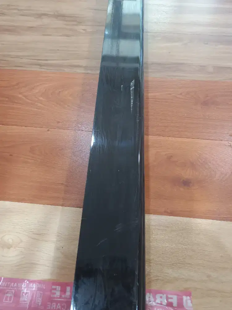 Lis plin/skirting 10cm hitam