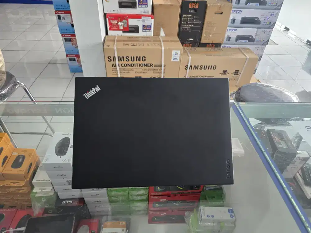 Laptop Lenovo Thinkpad i7 Ram 8gb ssd 256gb garansi 6bln
