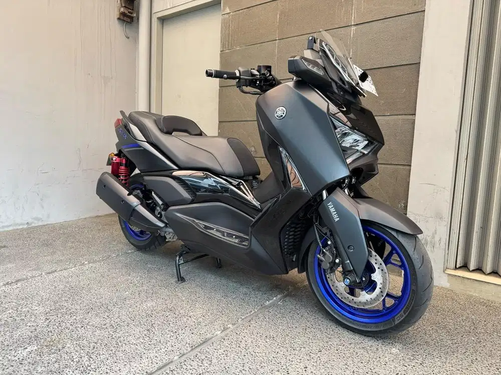 Yamaha Xmax connected
