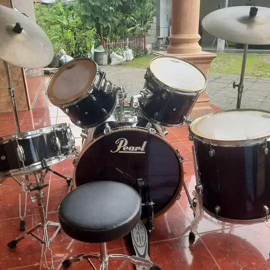 Drum Set Pearl Forum Series