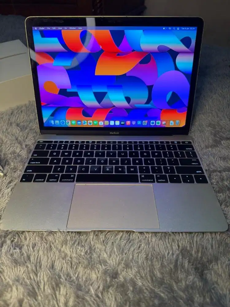 Macbook 12” Garansi Ex iBox 8/256GB Gold Garansi Ex iBox