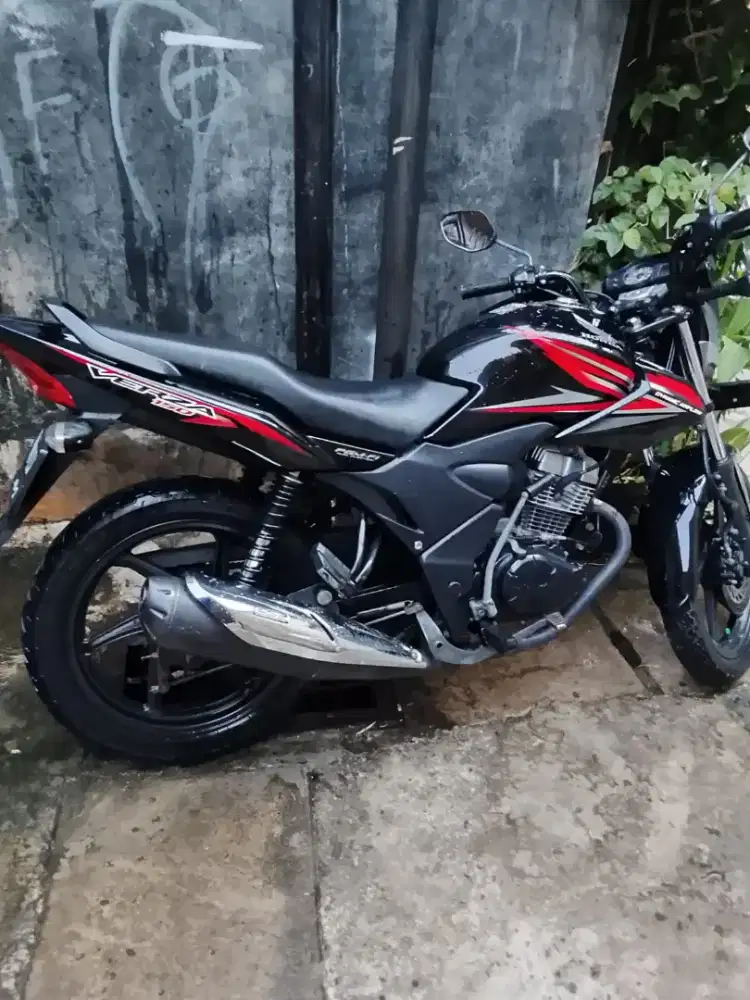 Di jual motor koleksi jarang pakai