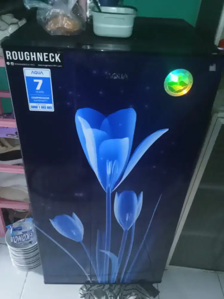 Dijual kulkas merk aqua