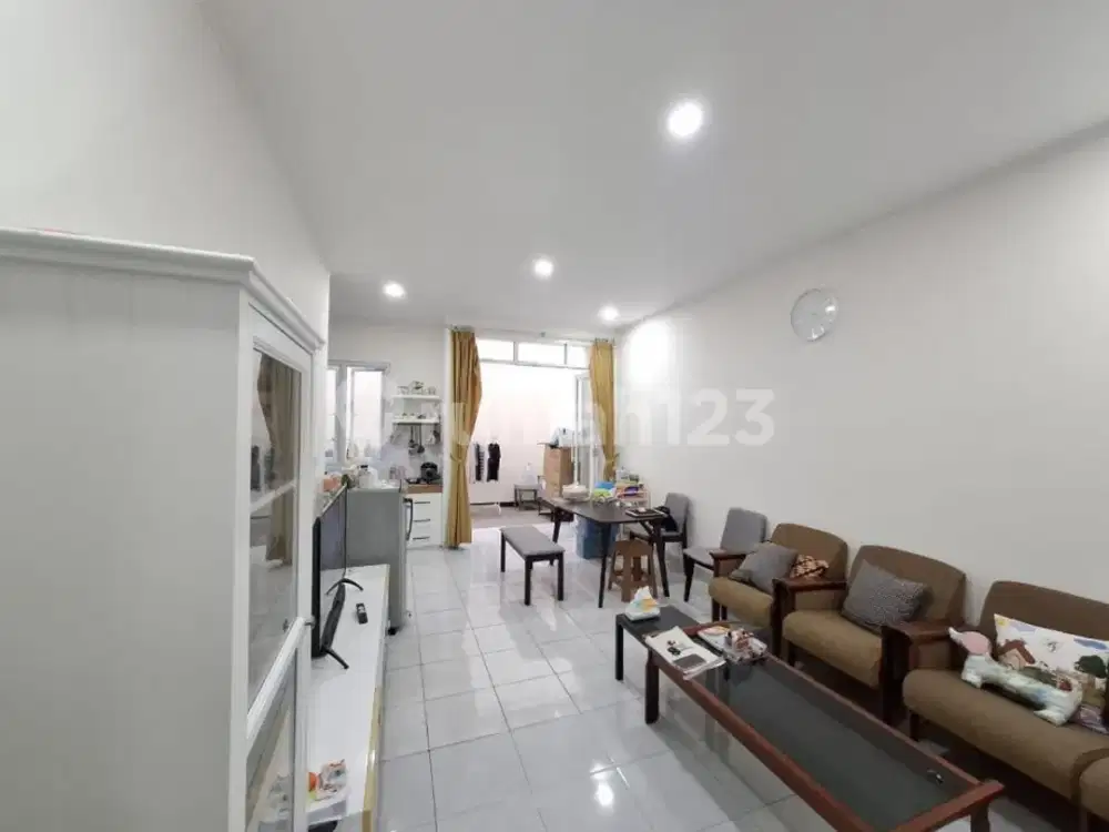 Dijual Rumah Siap Huni di Cluster Sommerville Komplek Taman Kopo Indah 5 Bandung