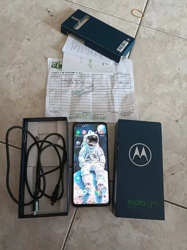 moto G 5g plus 6/128 Snapdragon 765g