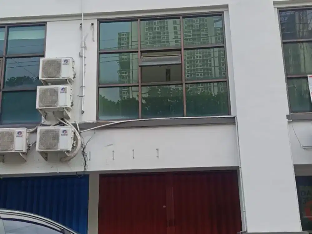 Ruko Plaza Segi 8 Bangunan 3 Lantai, MengHadap Raya SCTV