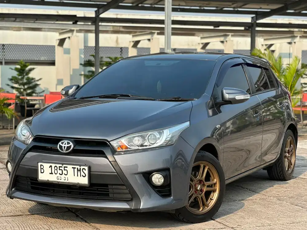Toyota Yaris G at 2015 abu abu tdp rendah murah