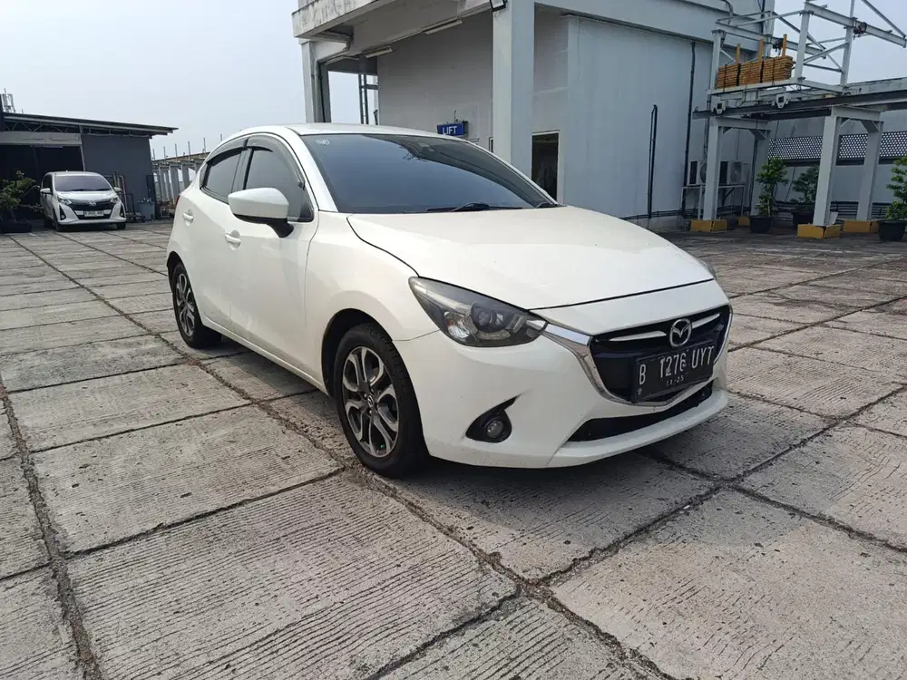 Mazda 2 GT Autometik Putih 2015 tdp murah