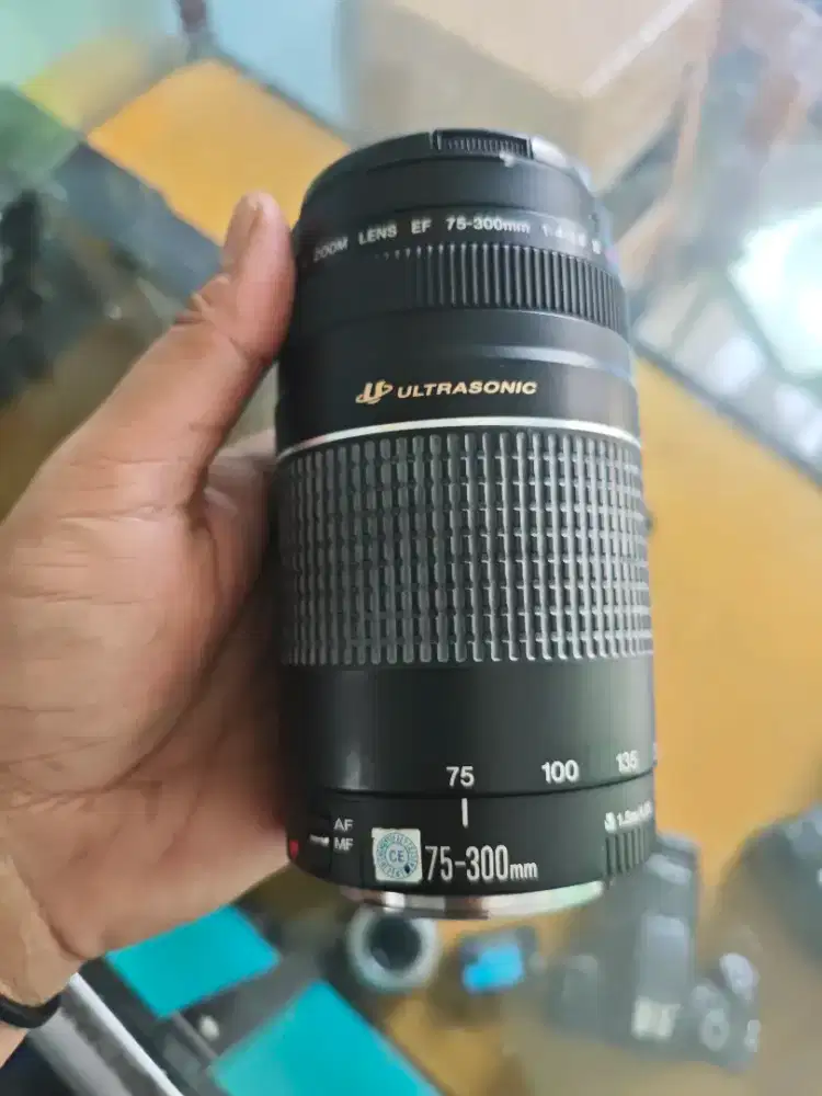LENSA CANON 75-300MM USM
