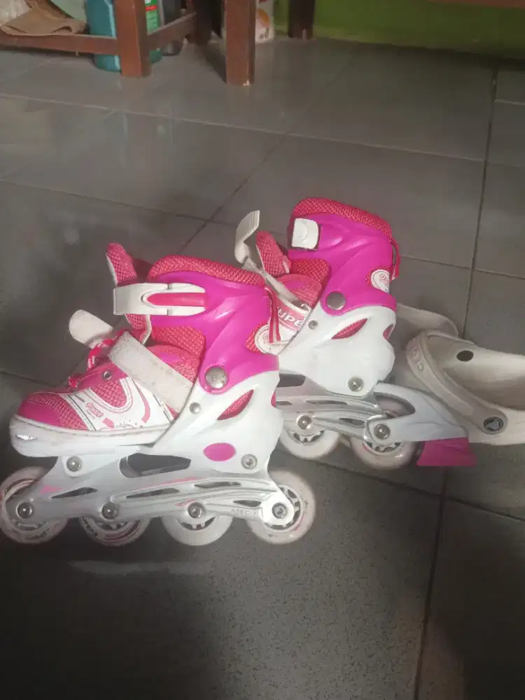 Sepatu roda anak perempuan