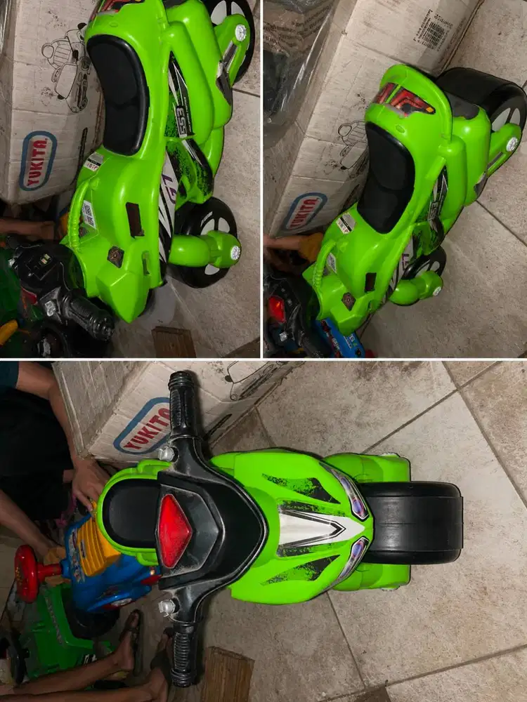 Motor sport mainan anak hijau - bekas pameran, siap pakai
