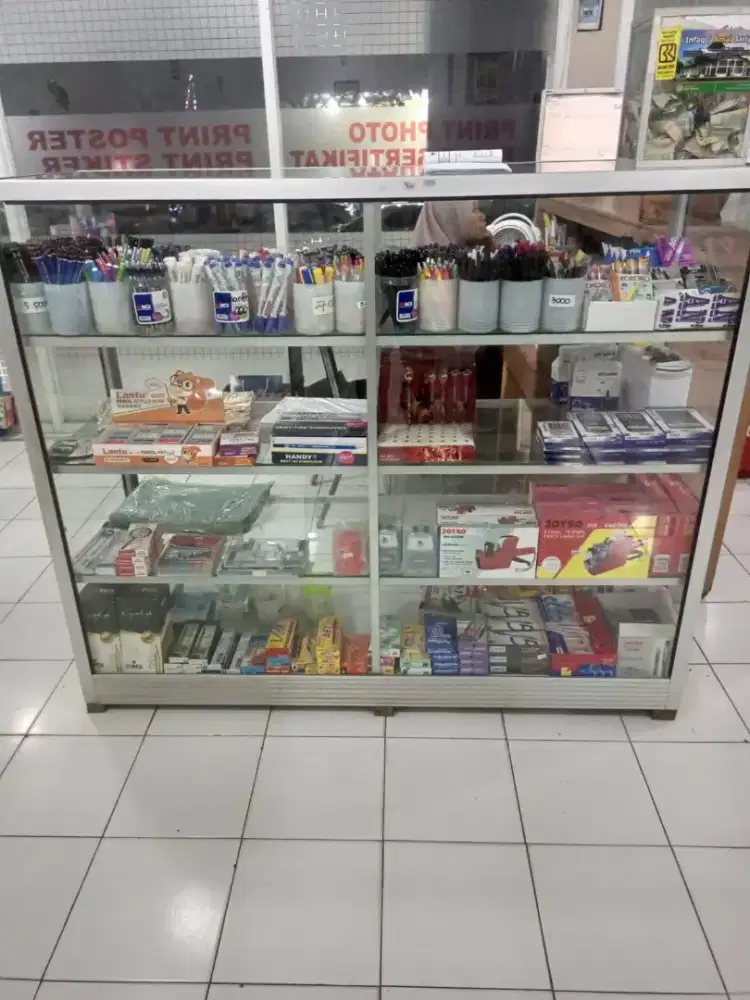 Etalase bekas murah