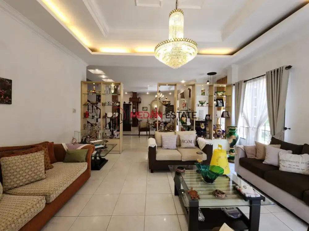 DI JUAL VILLA KOMPLEK MALIBU INDAH POLONIA MEDAN!!!