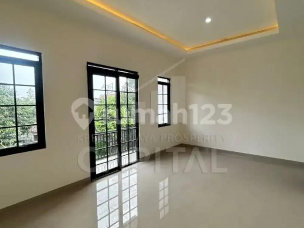 Rumah Baru Dua Lantai di Turangga
