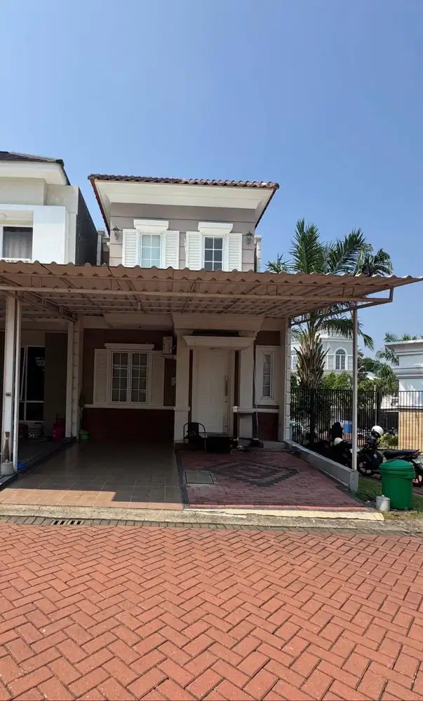 Rumah mewah tengah kota Paramount Village
