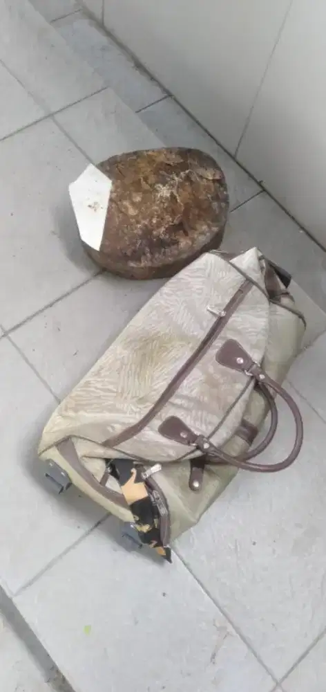 Di jual semua macam dan model tas sandang,jinjing,koper anak,wanita,co