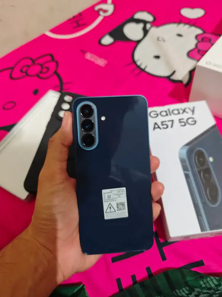 Samsung A57 12/256gb blm sebulan likenew bonus charger dan case