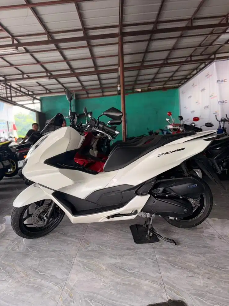 HONDA PCX 160 2024 PUTIH BERKUALITAS BERGARANSI
