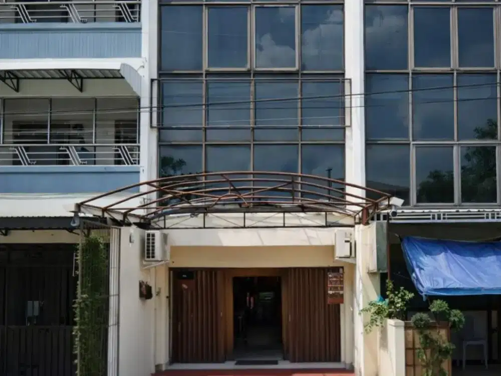 Ruko Baratajaya  STRATEGIS Hadap: utara