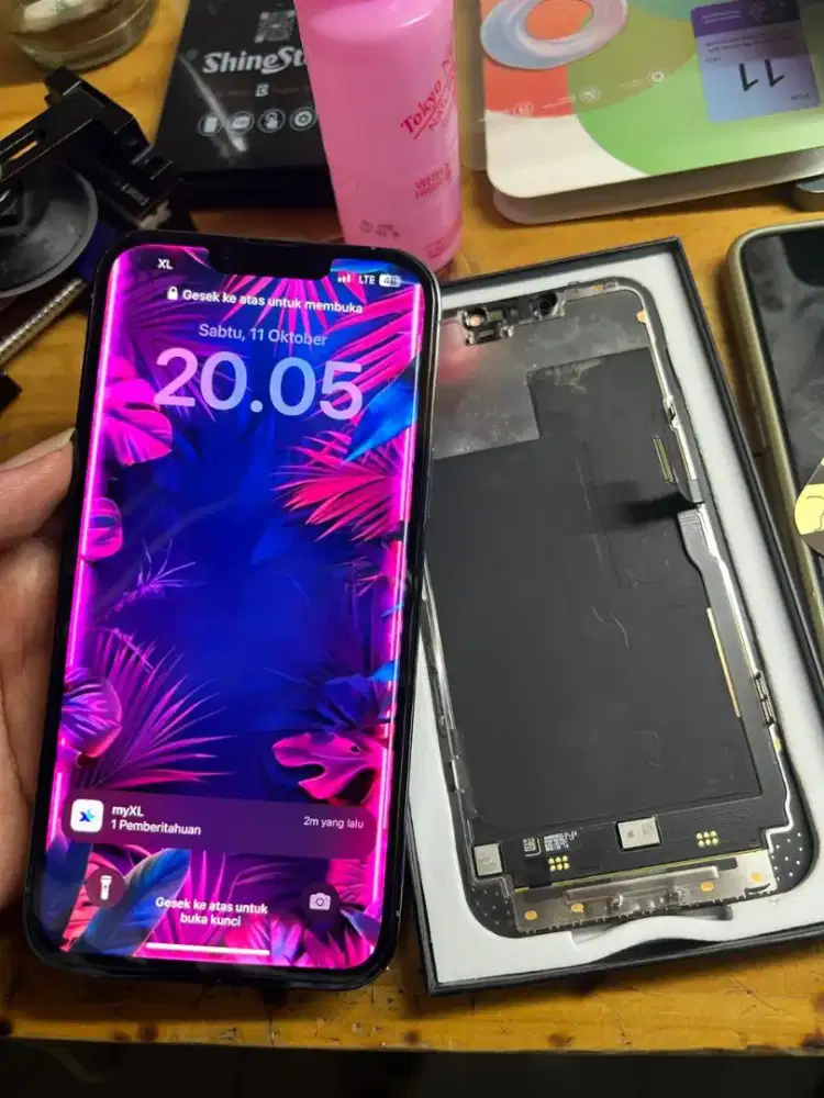 Ganti lcd iphone 13, 13 pro, 13 pro max bisa pasang kerumah