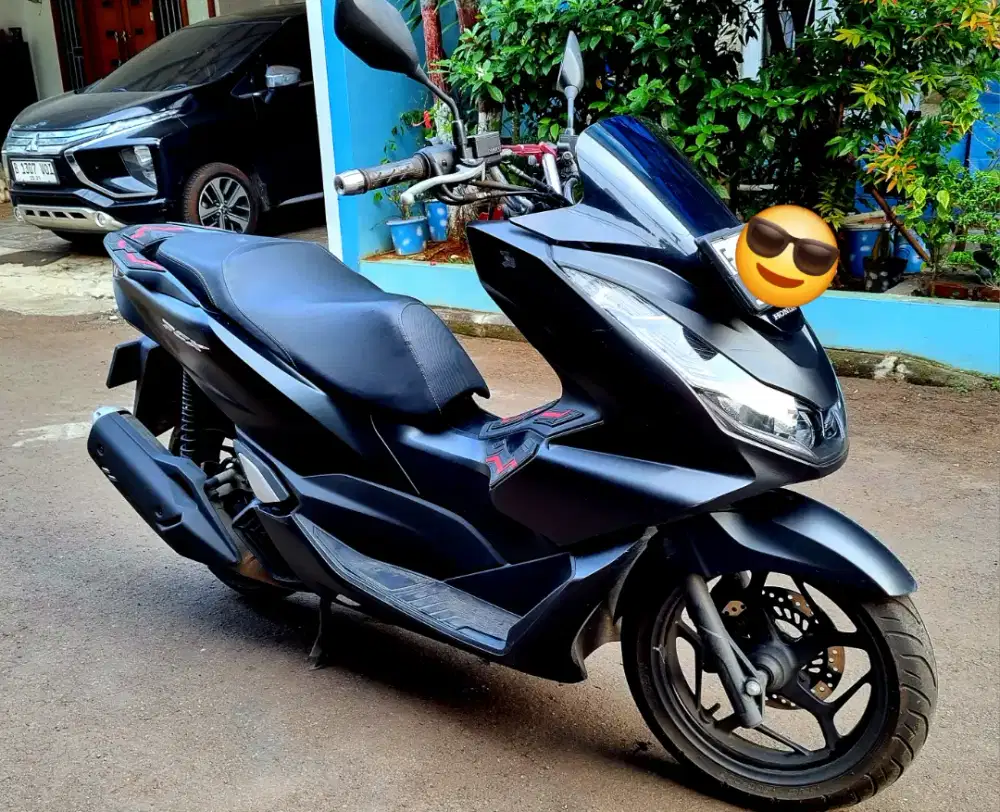 Low km Honda PCX 160 CBS 2022 warna hitam dop