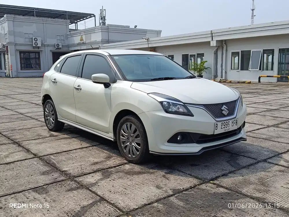Suzuki baleno autometik at Putih