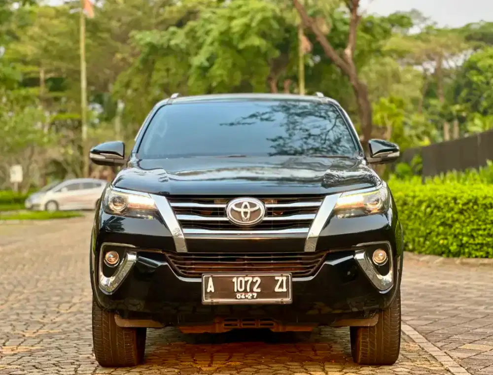 TOYOTA FORTUNER SRZ 2.7 Bensin AT 2017 HITAM