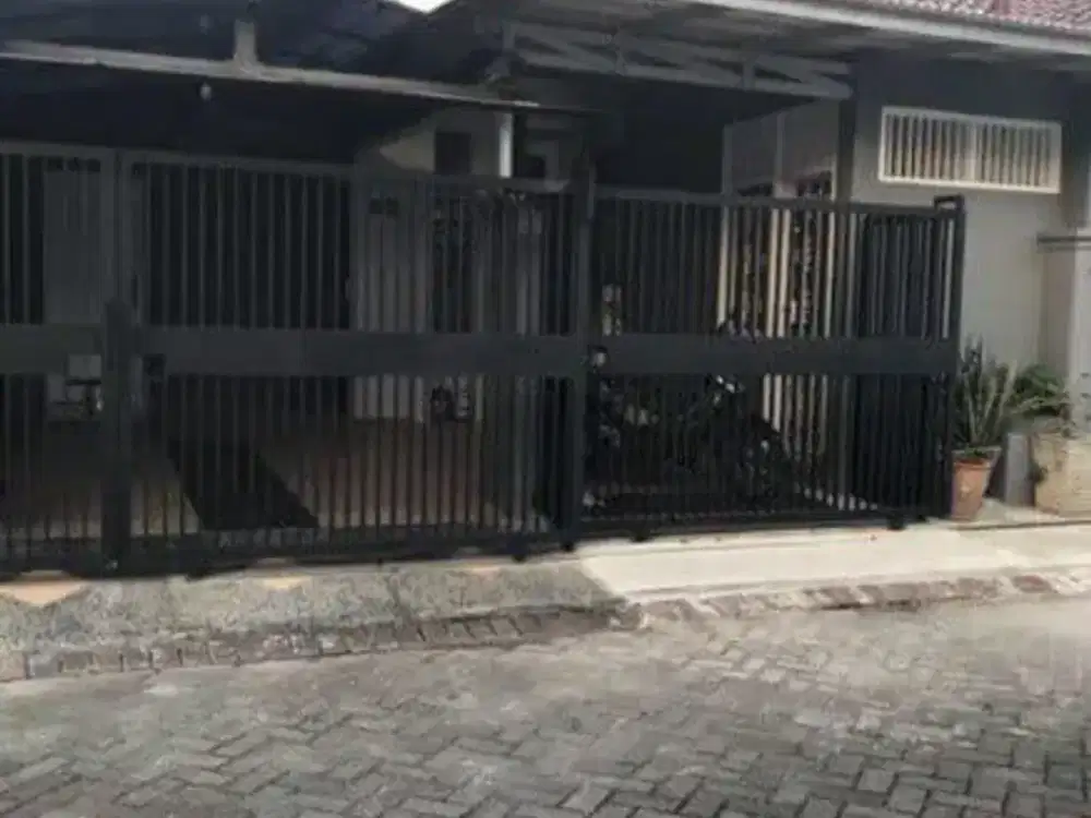 DIJUAL RUMAH BESAR HADAP TIMUR LOKASI BAGUS HARGA TERMURAH DI CITRA GARDEN 1