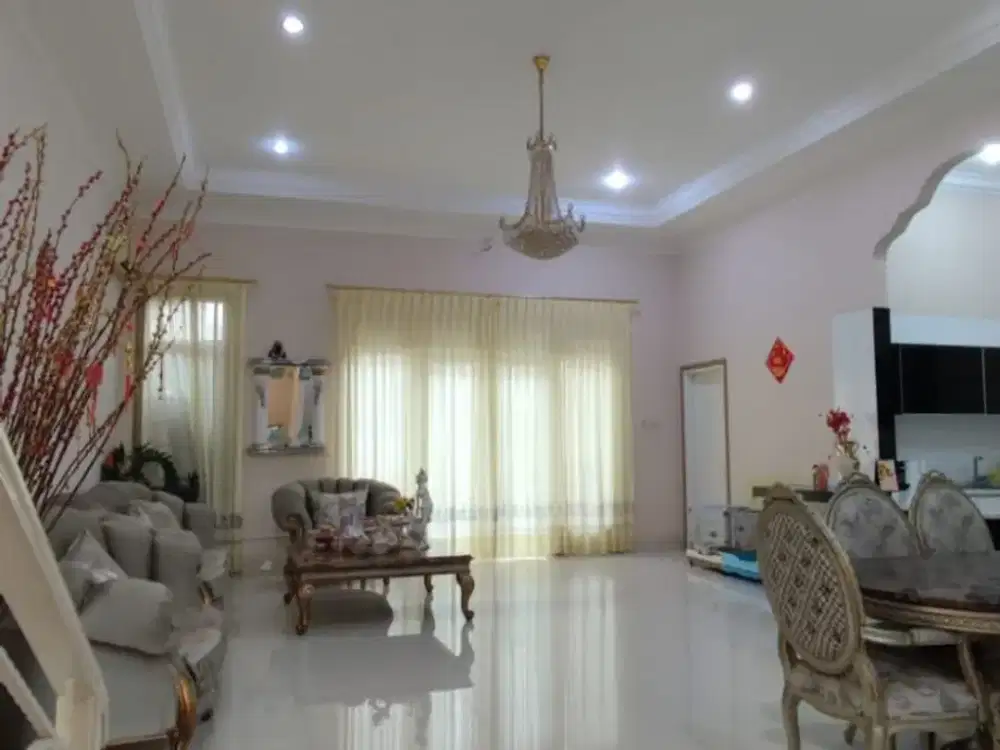 RUMAH MEWAH DI PIK 1 DENGAN VIEW LAUT