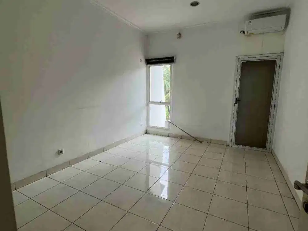 dijual rumah 2,5lantai ditaman kencana  siap huni