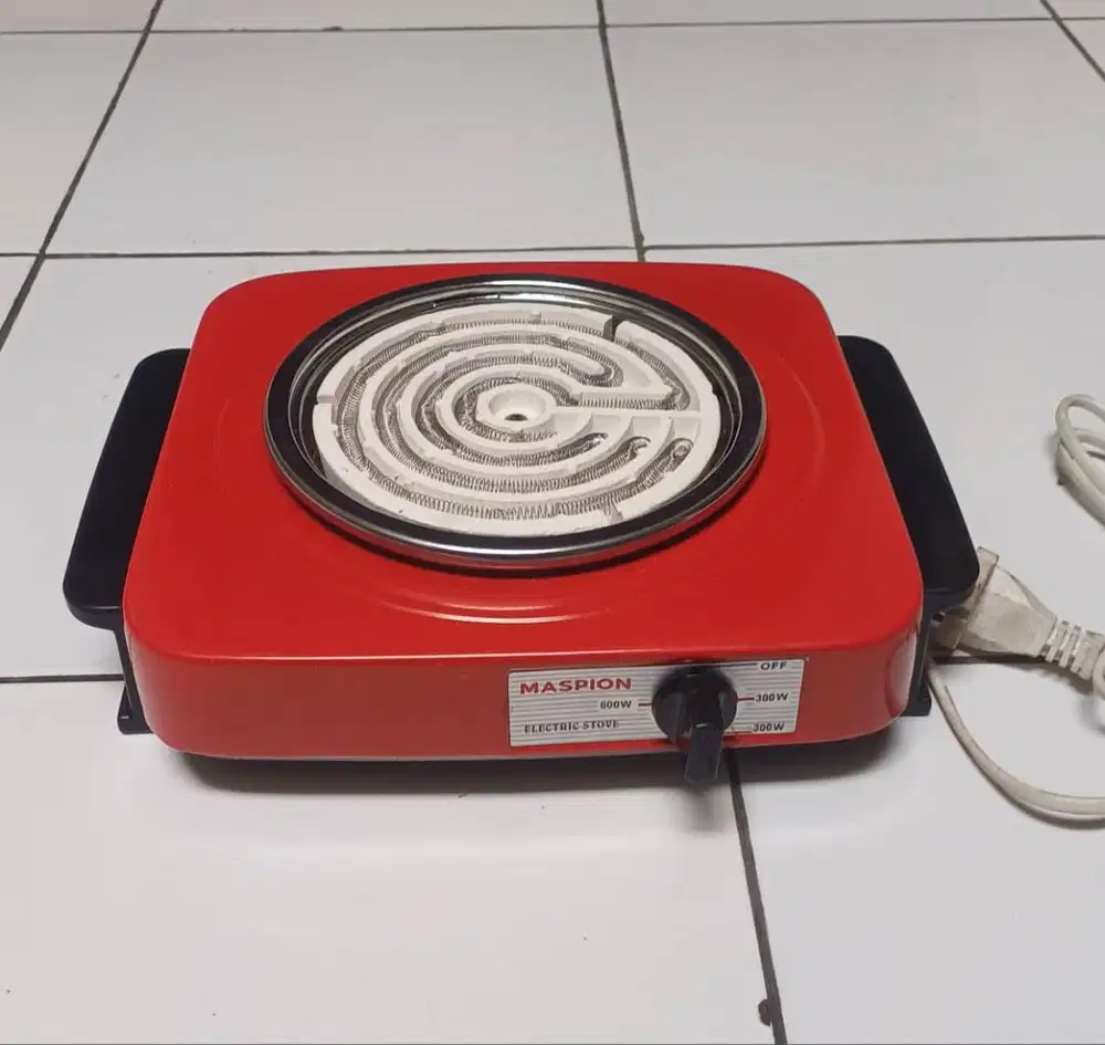 Kompor Listrik Maspion S300 berdaya 300-600Watt