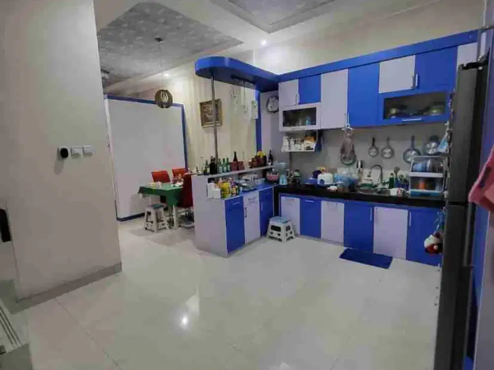 dijual rumah 3 lantai sudah renov dicitra garden 3